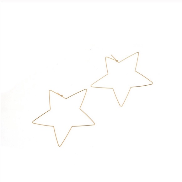 Chic 🌟 UO Style Gold Big Star Hoop Earrings - Picture 2 of 2